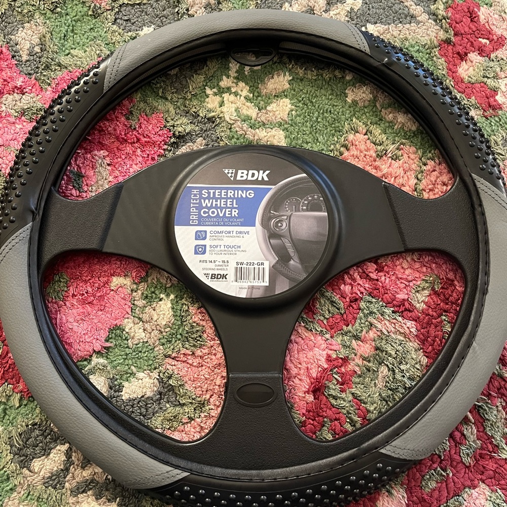Brand new Steering wheel cover